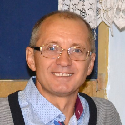 Савченко Сергей Дмитриевич, учитель физики, информатики.